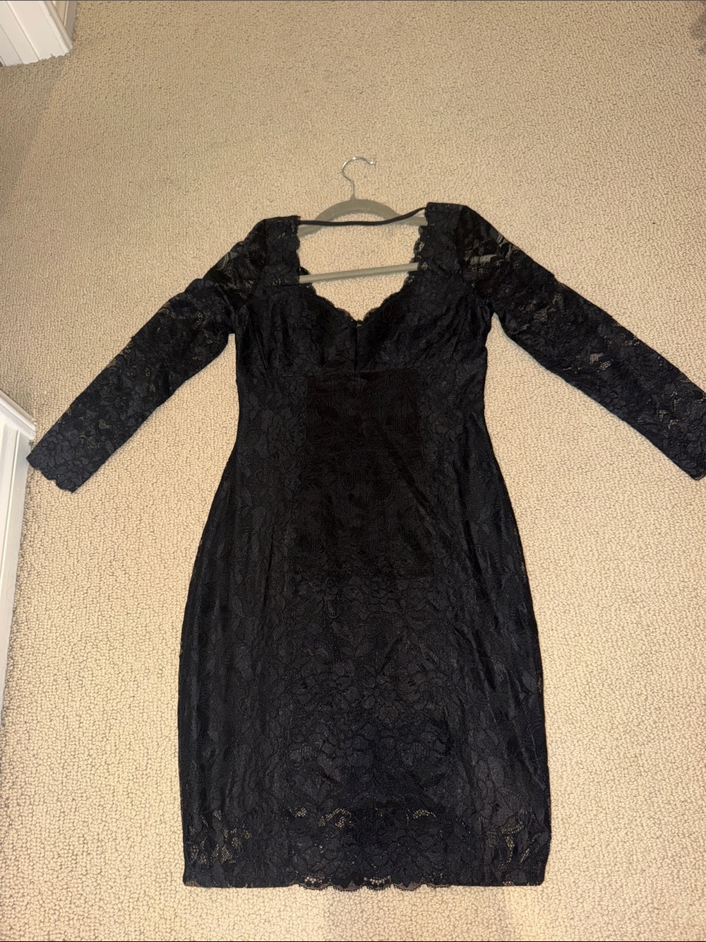 Black Lace Long-Sleeve Bodycon Dress